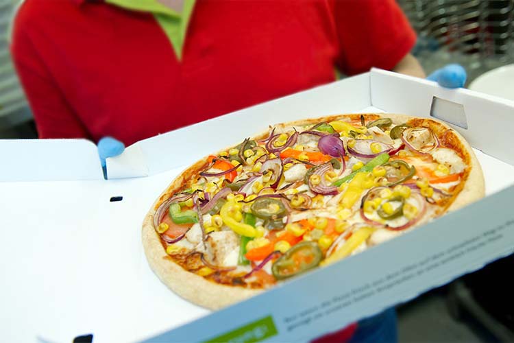 Коробка под пиццу, которая раньше стоила 18 рублей, сейчас обойдется покупателю в 9,5 рубля