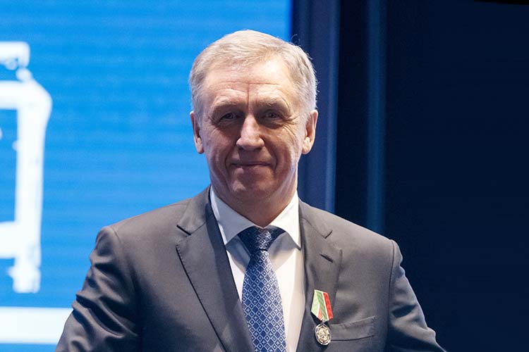 Кандидатом на восстановление Лисичанска и Донбасса источники называют и «Евростройхолдинг+» Владимира Казилова, который укрепляет репутацию «придворного строителя»