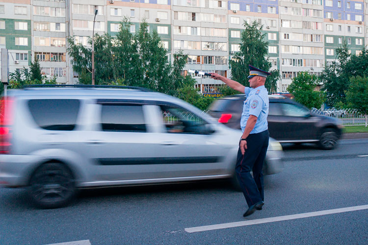 Сегодня вступили в силу поправки в КоАП и УК РФ, которые вводят новую систему наказаний для водителей, севших за руль будучи лишенными водительских удостоверений