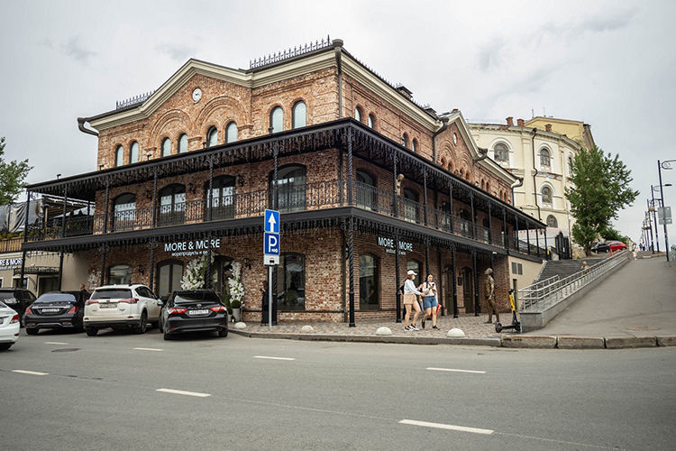 Рестораны More & More (на фото) и Eshak продолжат работу, но сменят своих владельцев
