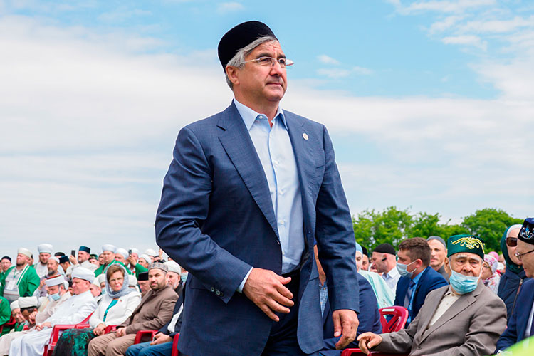 «Сегодня стоит задача сохранения татар как нации и через ислам. Мусульманские семьи, как правило, многодетные, они всегда знают татарский язык и чтут традиции»