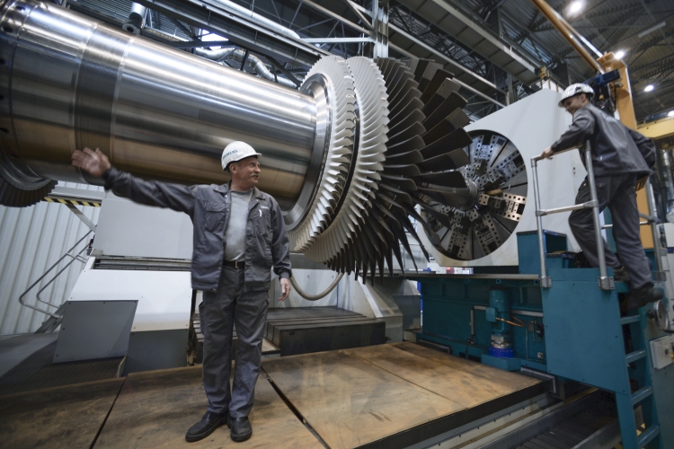 На ПГУ стоят самые популярные в мире газовые турбины Siemens SGT-2000E в 9 и 8 модификации. «СИБУРу» повезло — они купили активы, в которых агрегаты уже установлены на свое рабочие места»