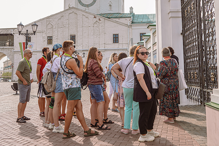 «Нам очень важно сказать, что настало время сломать стереотип, будто Казанский Кремль — это только для туристов. Это не только туристический аттракцион, а такое же городское пространство, которое не должно быть обделено вниманием наших жителей»