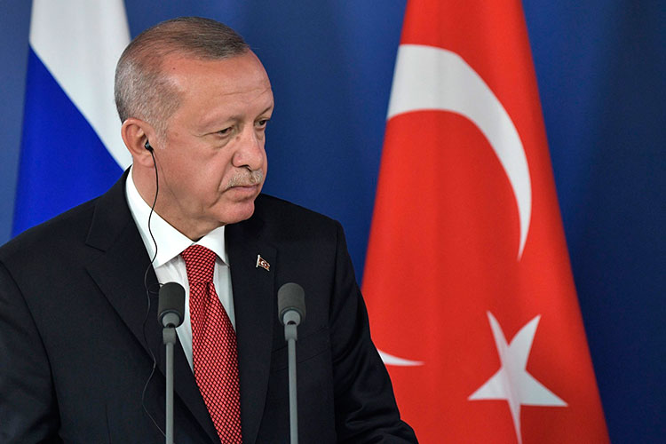 «Турция действительно занимает интересную, взвешенную и выгодную для себя позицию. Нужно понимать, что ее взаимоотношения с Западом никак не противоречат ее же отношениям с Россией»