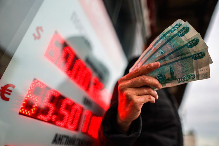 Отчасти укрепление рубля было вызвано огромными ценами на нефть и газ, в значительной степени снижением импорта. За последнее время снижение по данным Центробанка составляет 22%