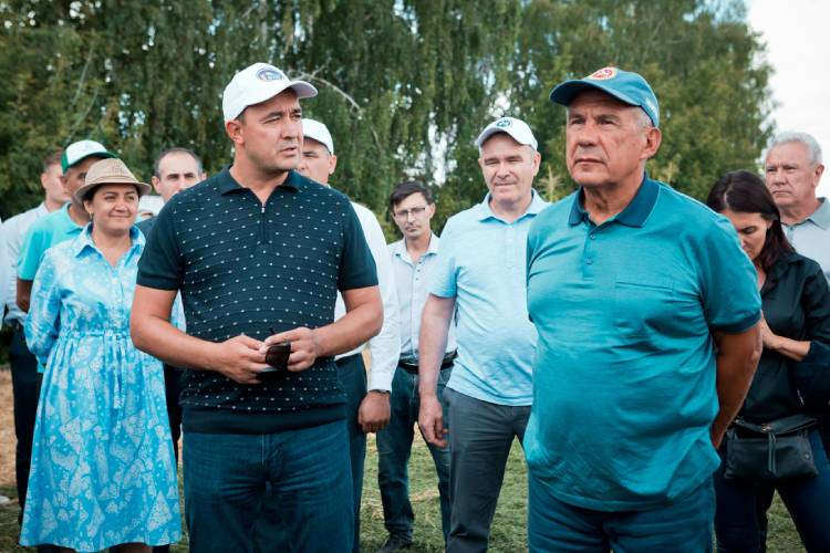 Ранис Камартдинов рассказал президенту РТ о победах хлеборобов и показал обновленный Буинск