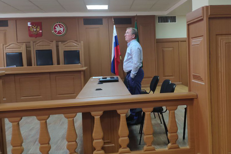 Сам Касимов и его адвокат (на фото Владимир Штро) уголовное дело отказались комментировать дело «БИЗНЕС Online», сославшись на подписку о неразглашении