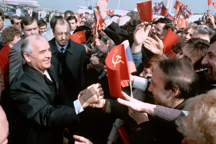 Первый и единственный президент СССР Михаил Горбачев (слева) умер 30 августа на 92-м году жизни