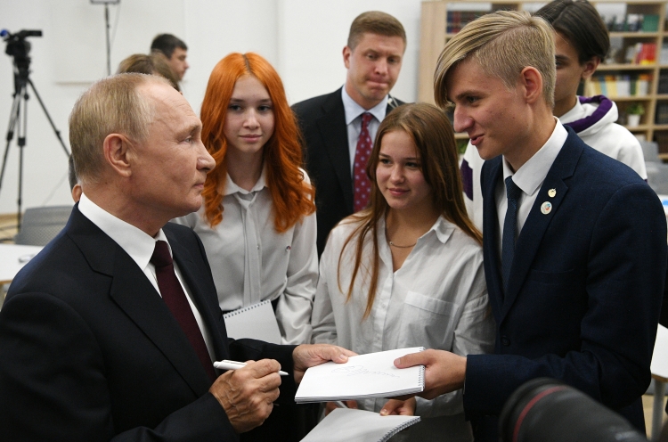 Владимир Путин – Дамиру Фаттахову: «Никакой забюрокраченности, иначе все пойдет насмарку!»