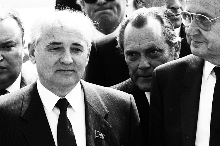 Горбачев как специалист был не очень грамотным — последующее руководство большой страной это доказало. Но он был хорошим и преданным партнером, верным служакой