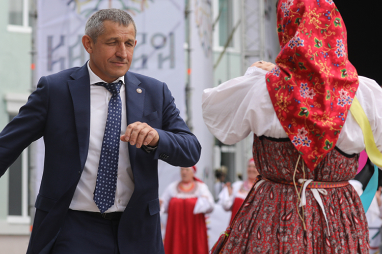 Рейтинг районов Татарстана: Зарипова спас строительный бум, а Нагуманова – цены на нефть
