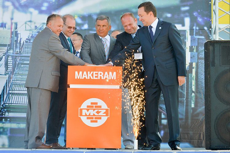 В 2014 году кирпичный завод перезапустили с участием президента РТ Рустама Минниханова. То, что испанское оборудование было установлено за счет Госжилфонда при президенте РТ, тогда публично не афишировалось