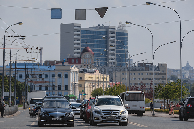 Сложный перекресток улиц Татарстан, Марселя Салимжанова, Право- и Лево-Булачной