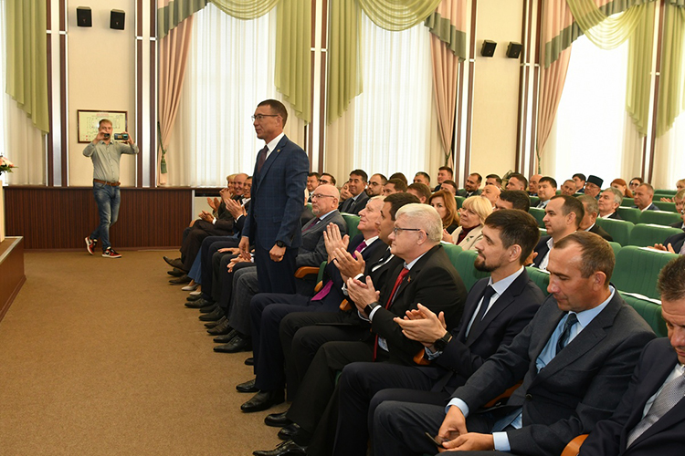 Депутаты единогласно избрали Рамиля Муллина мэром Нижнекамска
