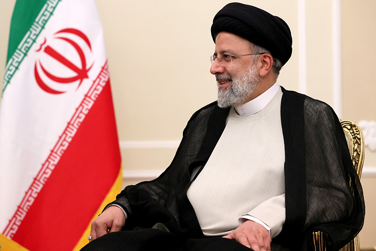 Учитывая уровень накала, президент Ирана Ибрахим Раиси был вынужден поручить МВД срочно расследовать гибель Амини