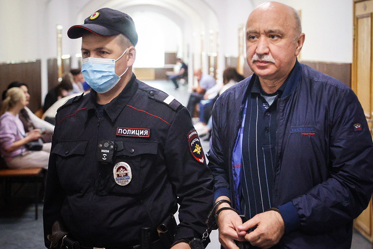 Пока Ильшат Гафуров, обвиняемый в заказном убийстве,  томится в одной из самых суровых тюрем России — Кремлевском Централе, его дочь открыла свой благотворительный фонд