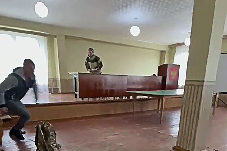 Наиболее резонансная утренная новость: 25-летний мужчина утром устроил стрельбу в военкомате города Усть-Илимска Иркутской области