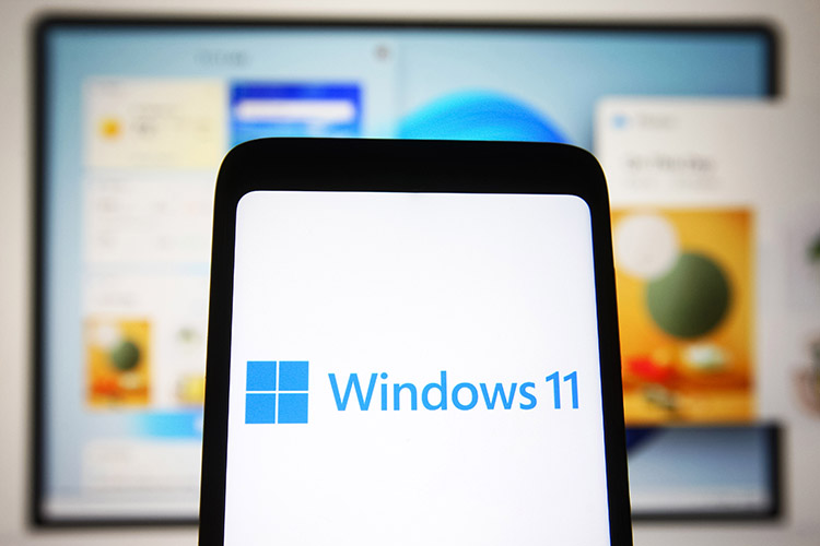 Сегодня Microsoft ограничила возможность для россиян обновить компьютеры до Windows 11. При попытки загрузки с официального сайта открывается пустое окно браузера