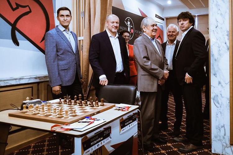 За последние 20 лет четыре воспитанника школы получили звания международного мастера по шахматам, а ещё шесть — звание международного гроссмейстера