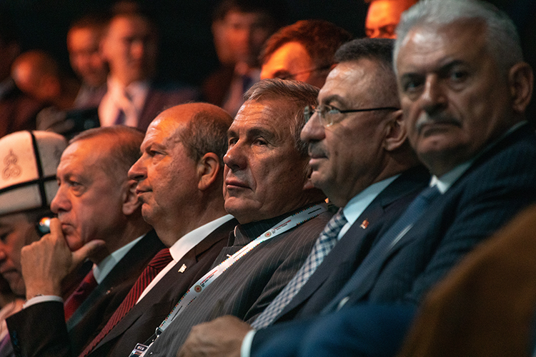 Рустам Минниханов в компании с другими вип-гостями наблюдал за церемонией открытия Всемирных игр кочевников в турецком городке Изнир