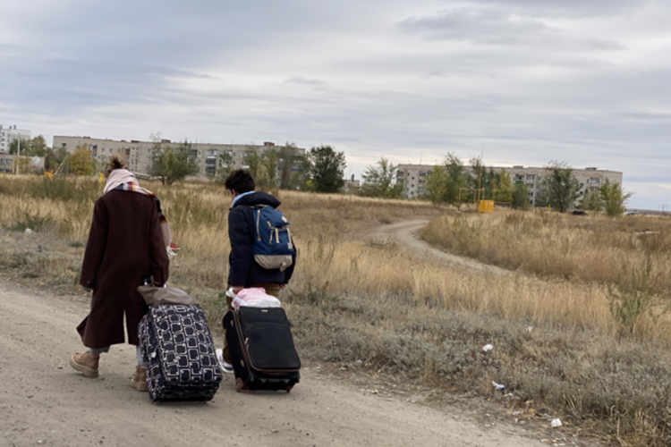 На пути к границе Казахстана. Практика показала,что пешком переходить быстрее