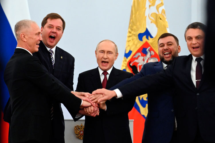 Не остались в стороне и руководители новых регионов РФ