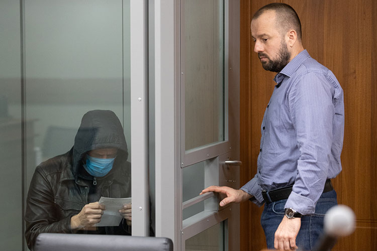 Адвокат Хакимова Ленар Сабиров просил для своего подзащитного домашний арест