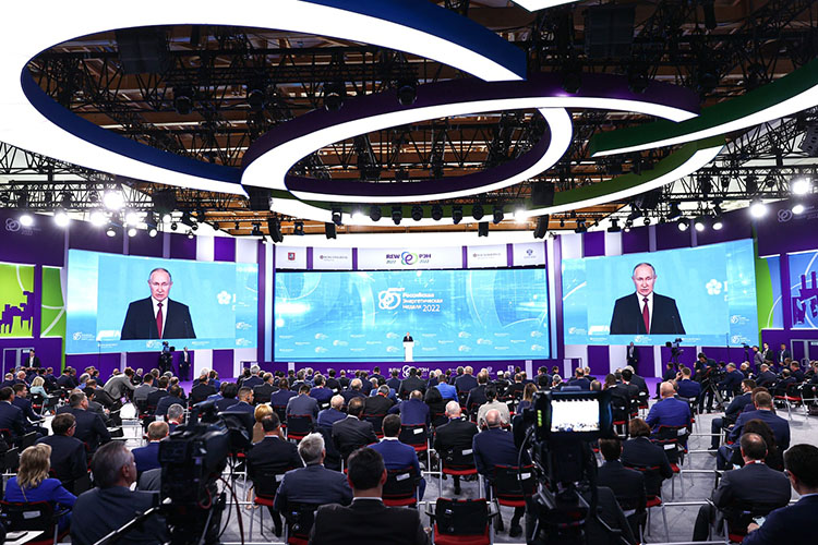 Речь Путина на пленарной сессии Российской энергетической недели была похожа на последнее предостережение западным «партнерам» и попытку хоть как-то договориться