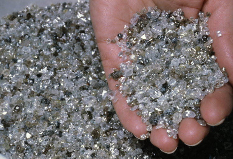 Бельгия при согласовании новых рестрикций ограждает введение ограничений против российских алмазов