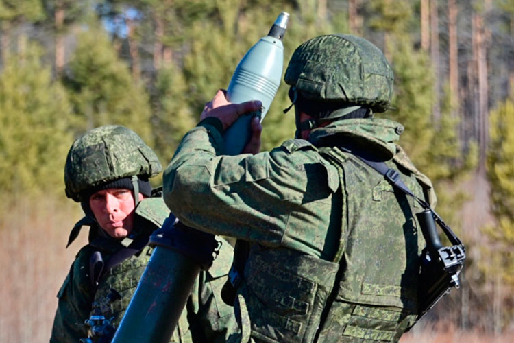 На луганском направлении российские войска атакуют под Белогоровкой, которая находится на левом берегу Северского Донца, сообщает телеграм-канал WarGonzo