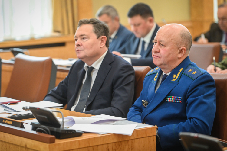 Прокурор РТ Илдус Нафиков (справа)
