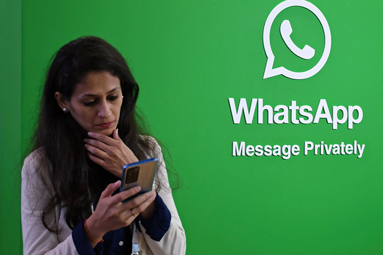 Очередной глобальный сбой в работе популярного мессенджера WhatsApp продлился в России около двух часов