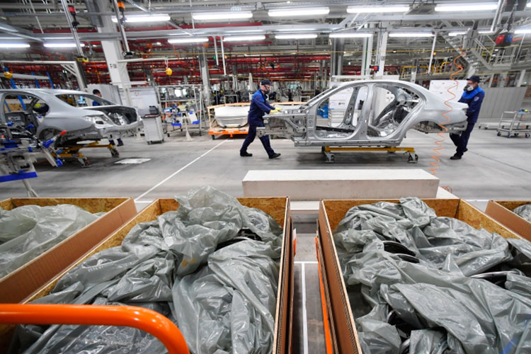 В 2019 году концерн открыл в подмосковном технопарке «Есипово» свой первый и единственный в стране завод по производству легковых автомобилей Mercedes-Benz в России