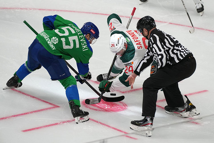 «Салават Юлаев» дома обыграл «Ак Барс» (4:1) в матче регулярного чемпионата КХЛ