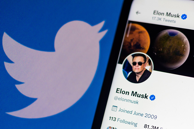«Птичка на свободе», — так сегодня основатель компаний SpaceX и Tesla Илон Маскпрокомментировал новость о завершении сделки по покупке им «Твиттера»