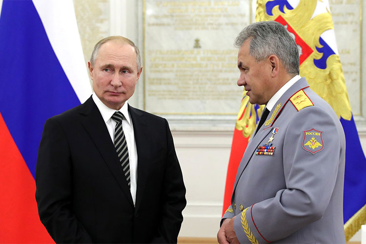 Министр обороны РФ Сергей Шойгу в разговоре с президентом России Владимиром Путиным заявил, что частичная мобилизация завершена