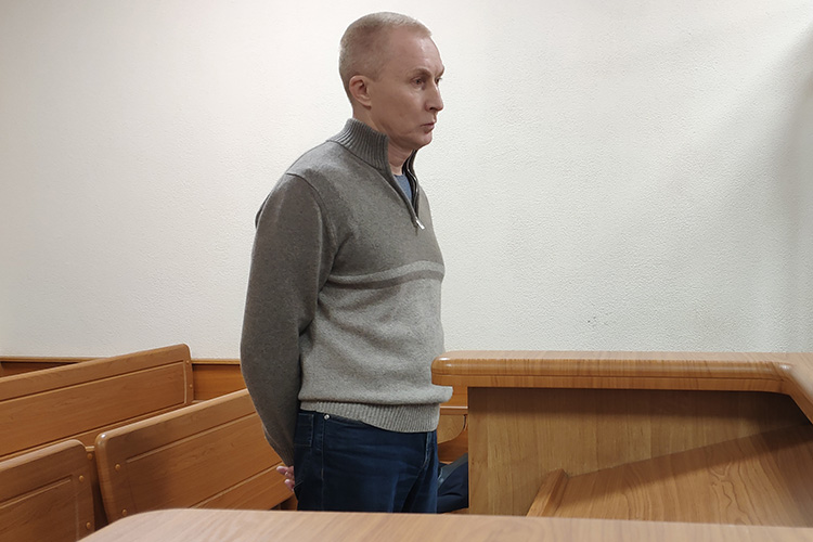 Свободным от наказания и с правом на реабилитацию вышел из зала суда владелец ЗАО «Тафлекс» Андрей Герасимов, который также известен как председатель национально-культурной автономии удмуртов РТ