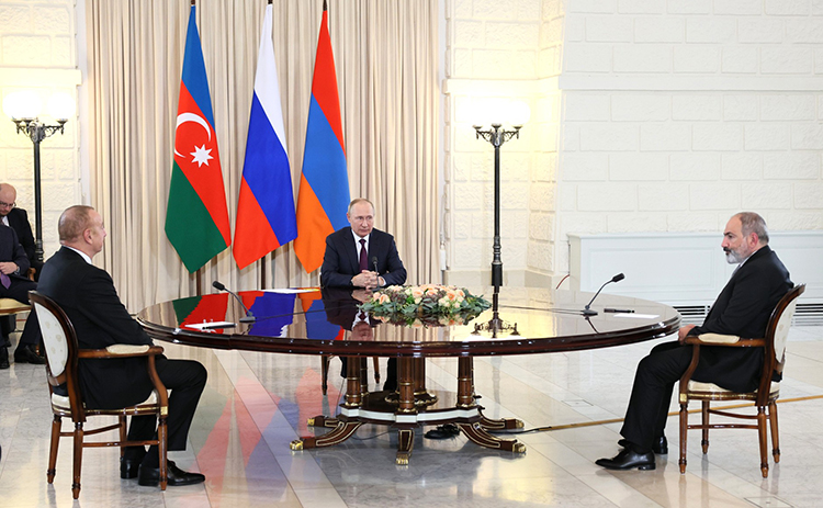 Из того, что важно и выгодно для России стоит отметить совместное заявление  РФ, Армении и Азербайджана по урегулированию ситуации в Нагорном Карабахе, в котором фиксируется присутствие российских миротворцев