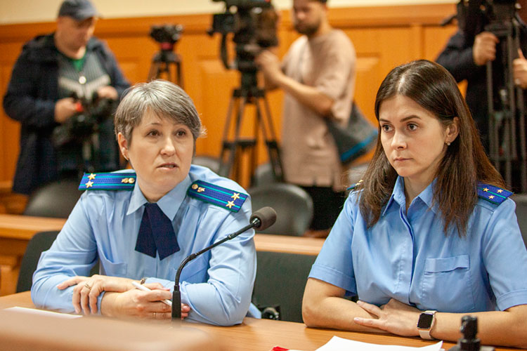 Зульфия Музафарова (слева) отдала службе в прокуратуре почти 22 года — практически половину своей жизни