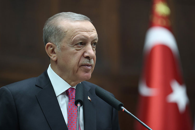 «Еще несколько месяцев назад Эрдоган предупреждал о возможности турецкого „майдана“. В общем, ситуация чем ближе к выборам, тем более напряженная будет»,