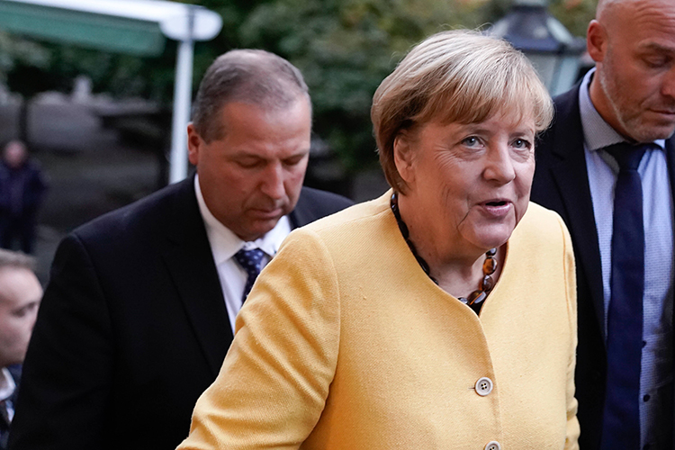 Ангела Меркель подчеркнула, что она довольна тому, благодаря Минским соглашениям Украина смогла выгадать время и лучше подготовиться к конфликту