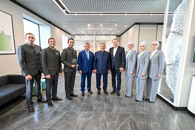 Первое в России отделение Сбербанка по исламскому финансированию открыли сегодня в Казани