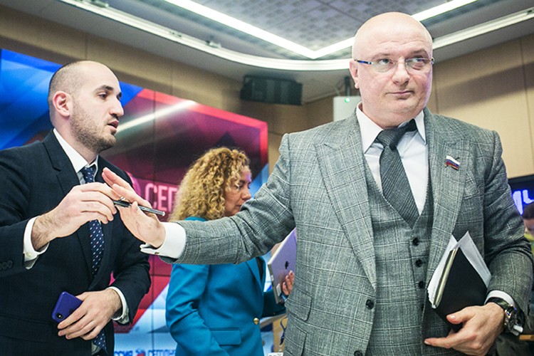 «Для этих людей нужно искать какую-то нишу, чтобы не чувствовали себя предателями»