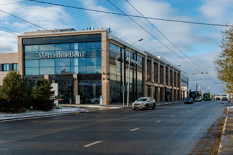 Александру и Анастасии Колесовым принадлежит 11,4 тыс. кв. м площадей. Большая часть оформлена на ООО «МБ КАН АВТО» — это дилерский центр Mercedes-Benz