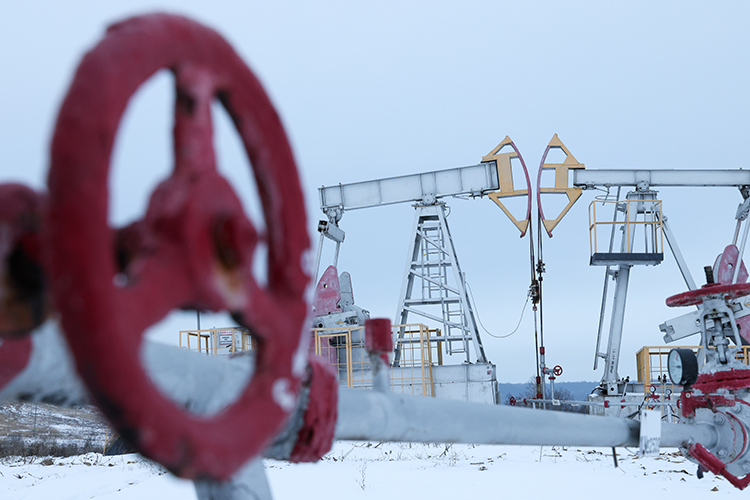 По информации западного агентства, Россия может ввести минимальную цену на экспорт своей нефти или установить максимальный уровень дисконта к эталонным сортам
