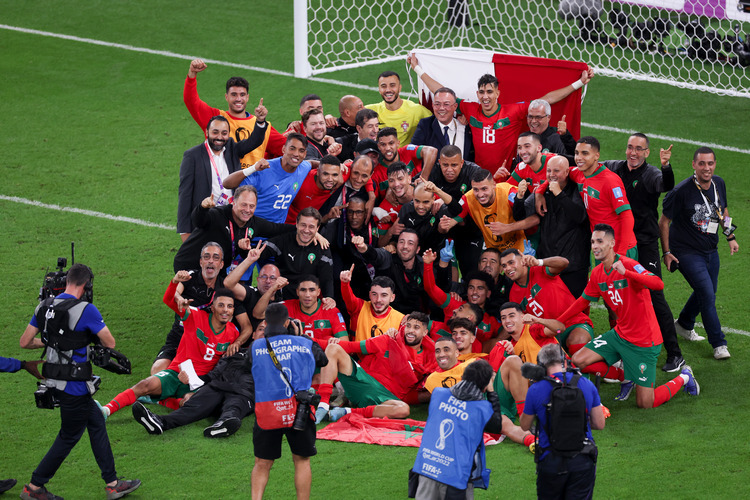 Сборная Марокко сенсационно заняла первое место в группе и обыграла сборную Испании в 1/ 8 финала ЧМ (0:0, 3:1 пен)
