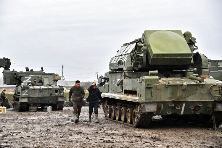 Российские военные в ДНР продвигаются в направлении городов Марьинка и Угледар, есть сложности под Красным Лиманом