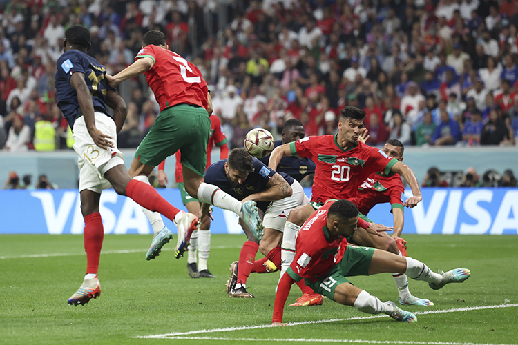 Во второй половине игры марокканцы владели инициативой, контроль мяча превысил 60%, а количество ударов по воротам французов достигло 14