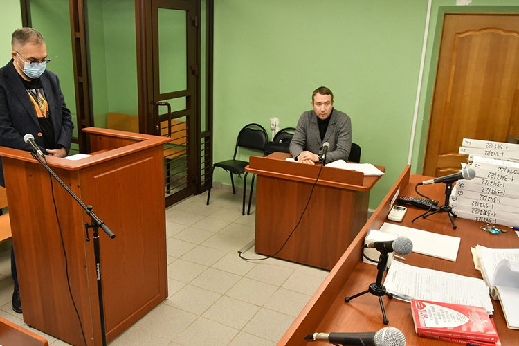 В суд Тимербулатов приехал в сопровождении нового адвоката – Марата Мухтарова из казанского бюро «А2К»