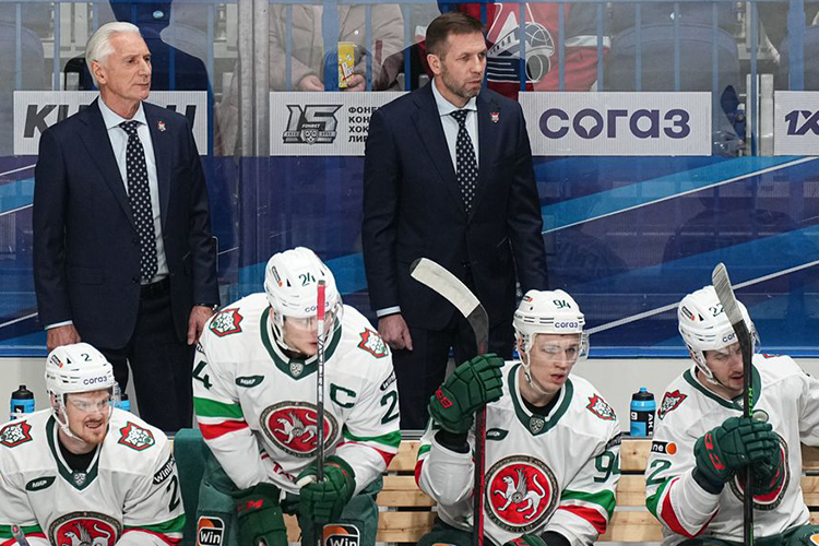 С приходом в тренерский штаб Зинэтулы Билялетдинова казанская команда вернула его фирменный осторожный хоккей — другого выбора у казанской команды сейчас нет